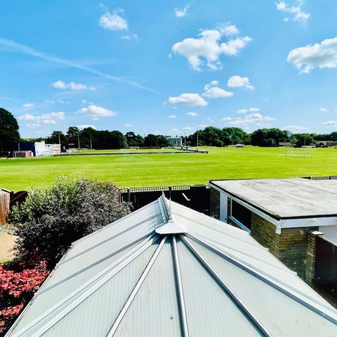 Spacious Cosy Quiet House&free Parking&garden